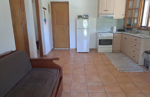 Andravida-Kyllini House | Idyllic Beachside Retreat with Ocean View & Wifi Access