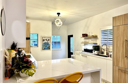 Ludlam House | Tranquil Retreat in Coral Gables with Ocean Views