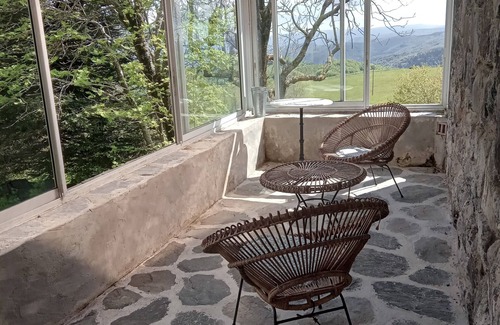 Lachamp-Raphael House | Tranquil Retreat with Lake Views and Spa Amenities