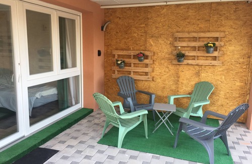 Remelfing House | Tranquil Zen Studio with Spa and Breakfast Included