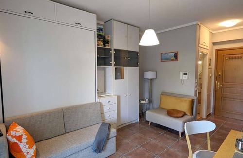 Kalamaria Apartment | Cozy Studio Retreat with Parking & Pet-Friendly Comfort