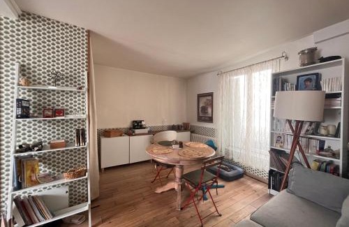 Quartier des peupliers Apartment | Serene Duplex Retreat in Paris 13th for Families