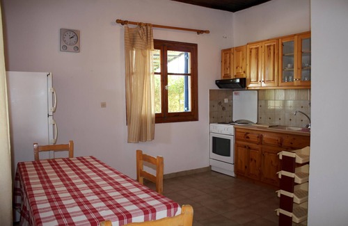 Pylos-Nestoras House | Idyllic Beach House with Ocean View and Pool - 9.8/10 Rated