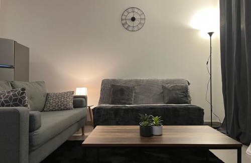 Tours Apartment | Tranquil Stay at Calm in Tours - Family-Friendly Apartment