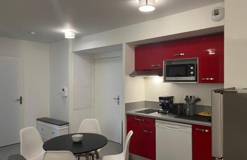 Tours Apartment | Tranquil Stay at Calm in Tours - Family-Friendly Apartment