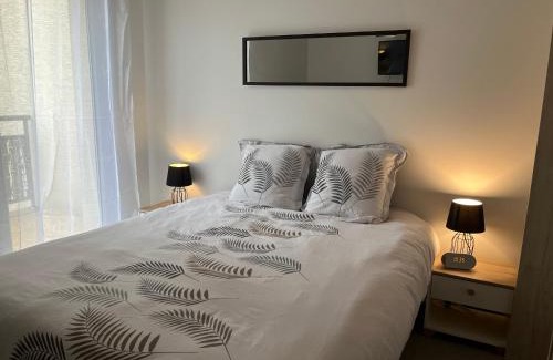 Tours Apartment | Tranquil Stay at Calm in Tours - Family-Friendly Apartment