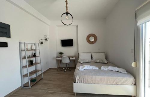 Ermoupoli Apartment | Relaxing Escape at Calm Joy & J - Infinity, Pet Friendly