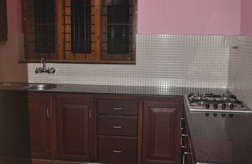 Quilon House | Tranquil Lake-Facing Villa with Immaculate Rooms
