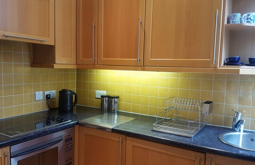 South Kensington Apartment | Serene Retreat with Spa and Breakfast in Central London