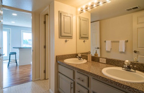 Broomfield House | Tranquil Comfort in a Stylish Setting with Pool & Spa