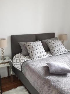 Bourges Apartment | Tranquil Escape in Historic City Center - Rated 9.4/10