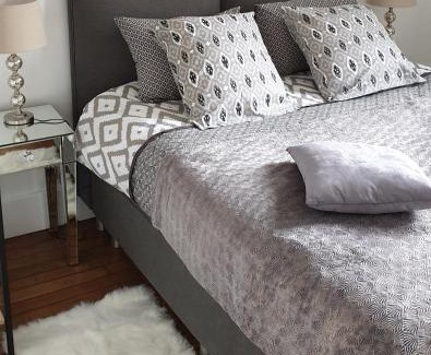 Bourges Apartment | Tranquil Escape in Historic City Center - Rated 9.4/10