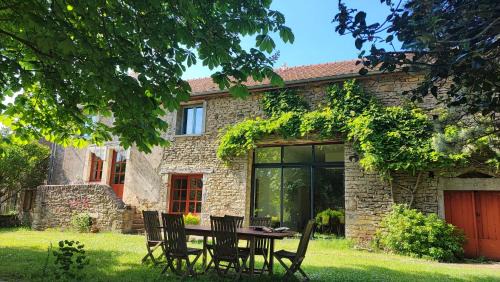 Aubigny-la-Ronce House | Relaxing Getaway in Burgundy with Pool Access & High Ratings