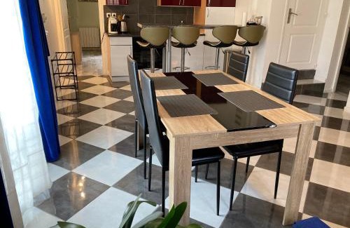Moret-sur-Loing Apartment | Relaxing Retreat Near Loing and City Center - Family Friendly