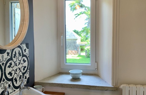Bono House | Relaxing Retreat with Ocean View, Pool & Spa Amenities