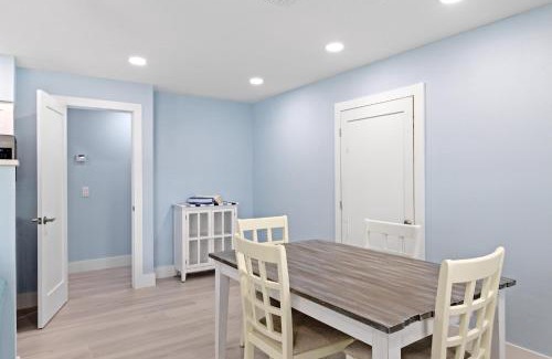 Sanibel House | Relax at Caloosa Cottage in Sanibel - Bikes Included!