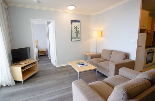 Battery Hill Apartment | Relax at Caloundra Central Apartment Hotel with Ocean Views