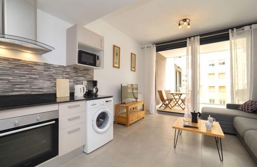 Calpe City Center Apartment | Beachfront Bliss at Calpe Beach I by Interhome