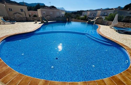 Empedrola House | Calpe Chalet adosado entorno playa y montaña tranquilidad relax jacuzzi piscina wifi aire jardin barbacoa y parking