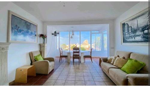 Calpe House | Calpe chalet privado 7 min de la playa piscina wifi parking aire barbacoa grupos