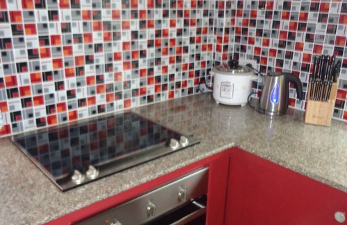 Saen Suk Villa | Spacious Calv-Inn: 4 Bedrooms with Kitchen & Restaurant