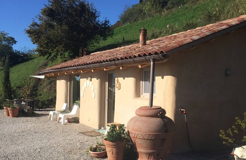 Calvene Cottage | Cozy Calvenere Cottage Studio with Ocean View & Kitchen