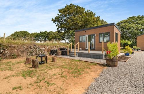Jameston Resort | Family-Friendly Escape at Calvesland Hideaway