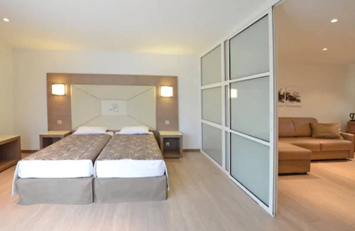 Calvi Hotel | Oceanfront Calvi Hôtel with Pool & High Guest Ratings