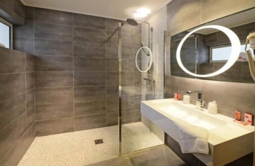 Calvi Hotel | Oceanfront Calvi Hôtel with Pool & High Guest Ratings