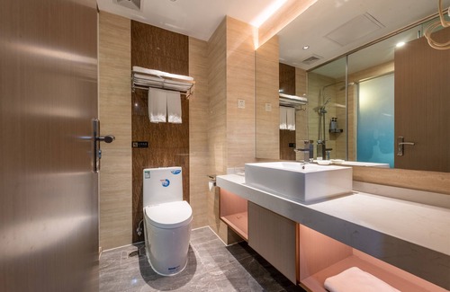 Baiyun Hotel | Calvin International Hotel Guangzhou Sanyuanli Metro Station Branch