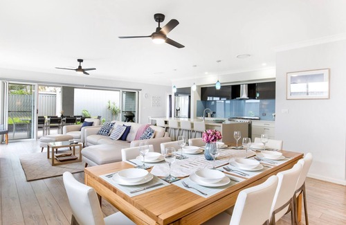 Callala Beach House | Calypso: A Short Walk to the Beach with Community Pool