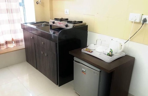 Viman Nagar Apartment | Pet-Friendly Calypso by Magnus with Breakfast & Kitchen Access