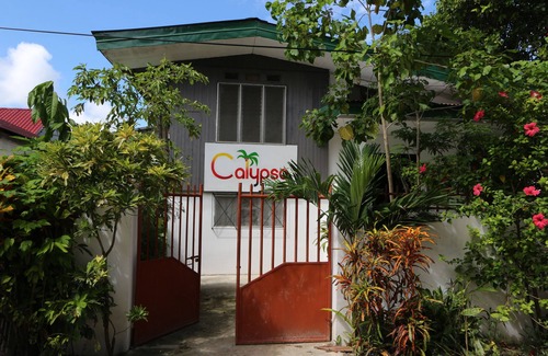 General Luna House | Relax at Calypso House: Spacious 3-Bedroom Retreat in Siargao