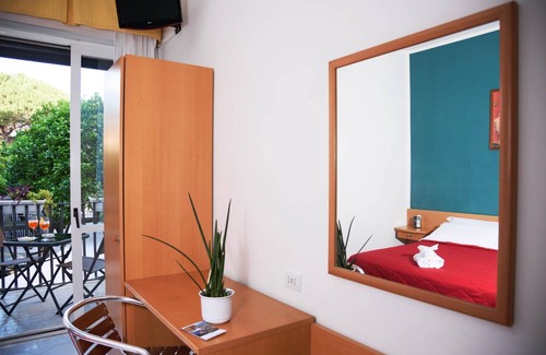 Pompei Hotel | Relax at Calypso: Family-Friendly with Breakfast Included