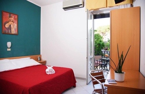 Pompei Hotel | Relax at Calypso: Family-Friendly with Breakfast Included