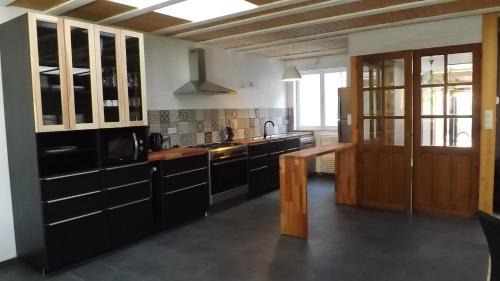 Westouter House | Discover Calypso Massimo: Pet and Child Friendly Retreat