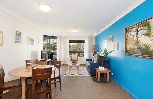 Coolangatta Apartment | Oceanfront Getaway at Calypso Plaza Resort Unit 217