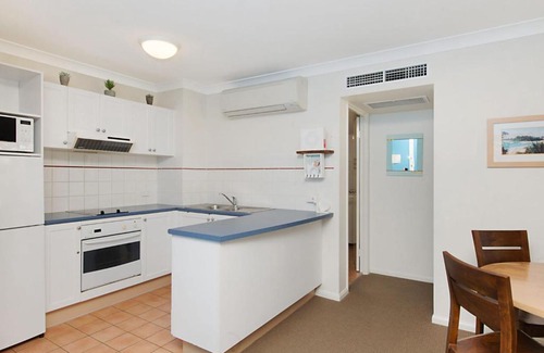 Coolangatta Apartment | Oceanfront Getaway at Calypso Plaza Resort Unit 217