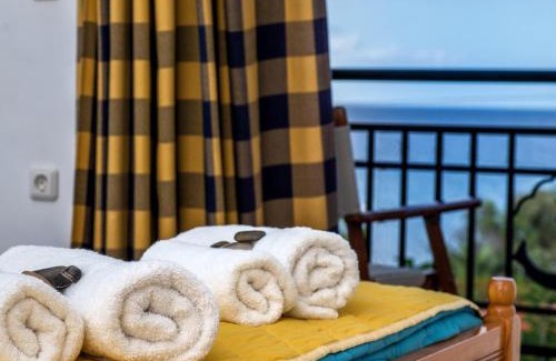 Amoudi Apartment | Guest Favorite: Calypso Studios with Ocean Views & Spa