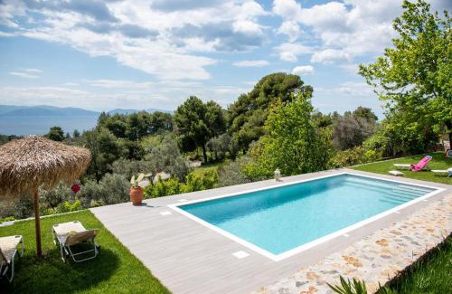 Paradise Beach Villa | Relaxing Calypso Villa with Jacuzzi and Ocean View