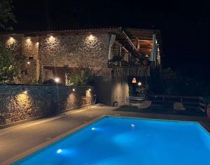Paradise Beach Villa | Relaxing Calypso Villa with Jacuzzi and Ocean View