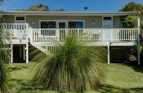 Hyams Beach House | Family-Friendly Calypsos Cottage at Hyams Beach - 8.7/10