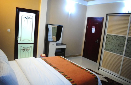 Fuvahmulah House | Budget-Friendly Calyx Grand Fuvahmulah with Breakfast & Kitchen