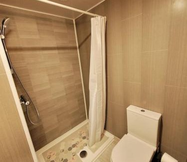 Killotteran Apartment | Discover Camán Inn: Family-Friendly Retreat with Top Ratings