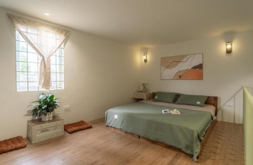Quang An Apartment | Cam Art Double Suites West Lake, food street, bars