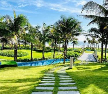 Cam Lam Apartment | Enchanting Cam Ranh Resort with Scenic Sea Views & Pool