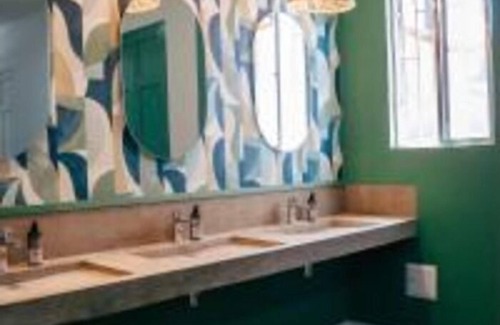 Villa Nueva House | Cozy Shared Room for Women with Breakfast Included
