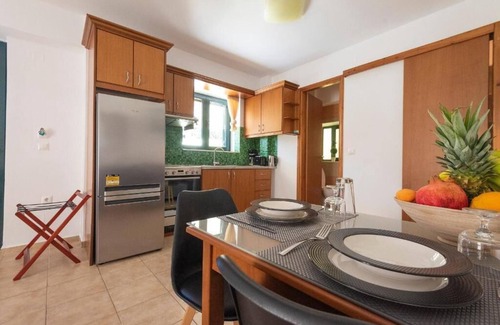 Halepa Apartment | Cozy Retreat at CAMARA STUDIO B with Spa & Breakfast