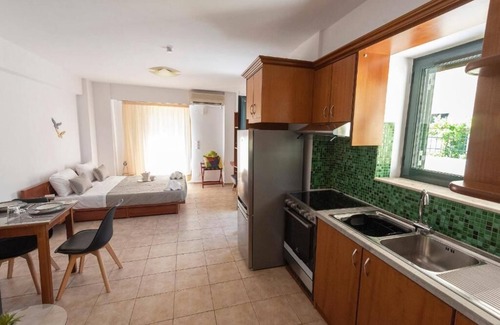Halepa Apartment | Cozy Retreat at CAMARA STUDIO B with Spa & Breakfast