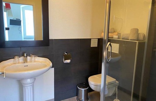 Neuf-Brisach Apartment | Cozy Camaret Guesthouse LE Vauban with Spa & Pet-Friendly Stay